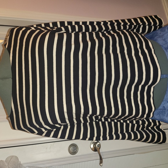 H&M Tops - H&M Black& White Blouse
